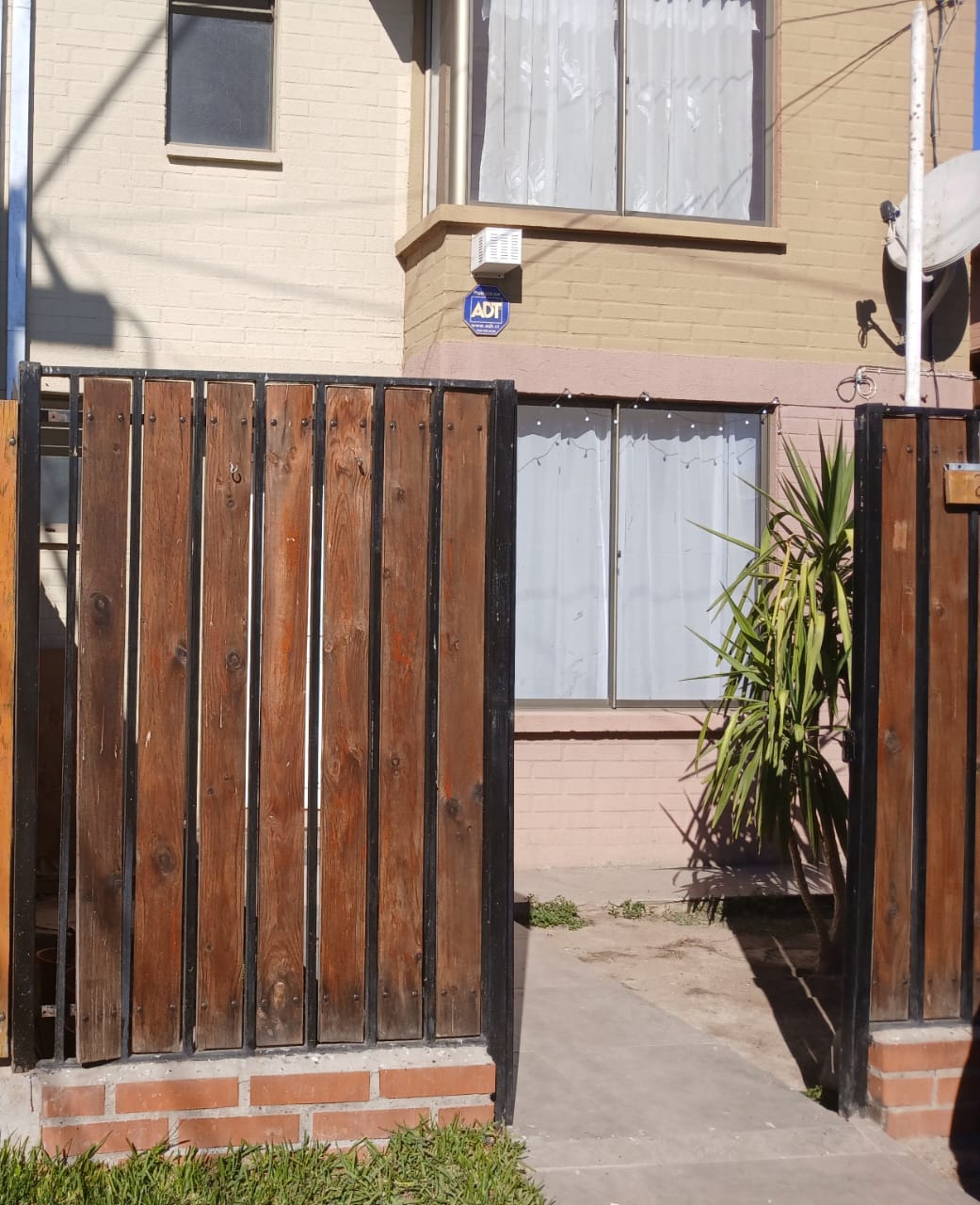 Casa en venta – 2 pisos con patio y bodega, Rancagua