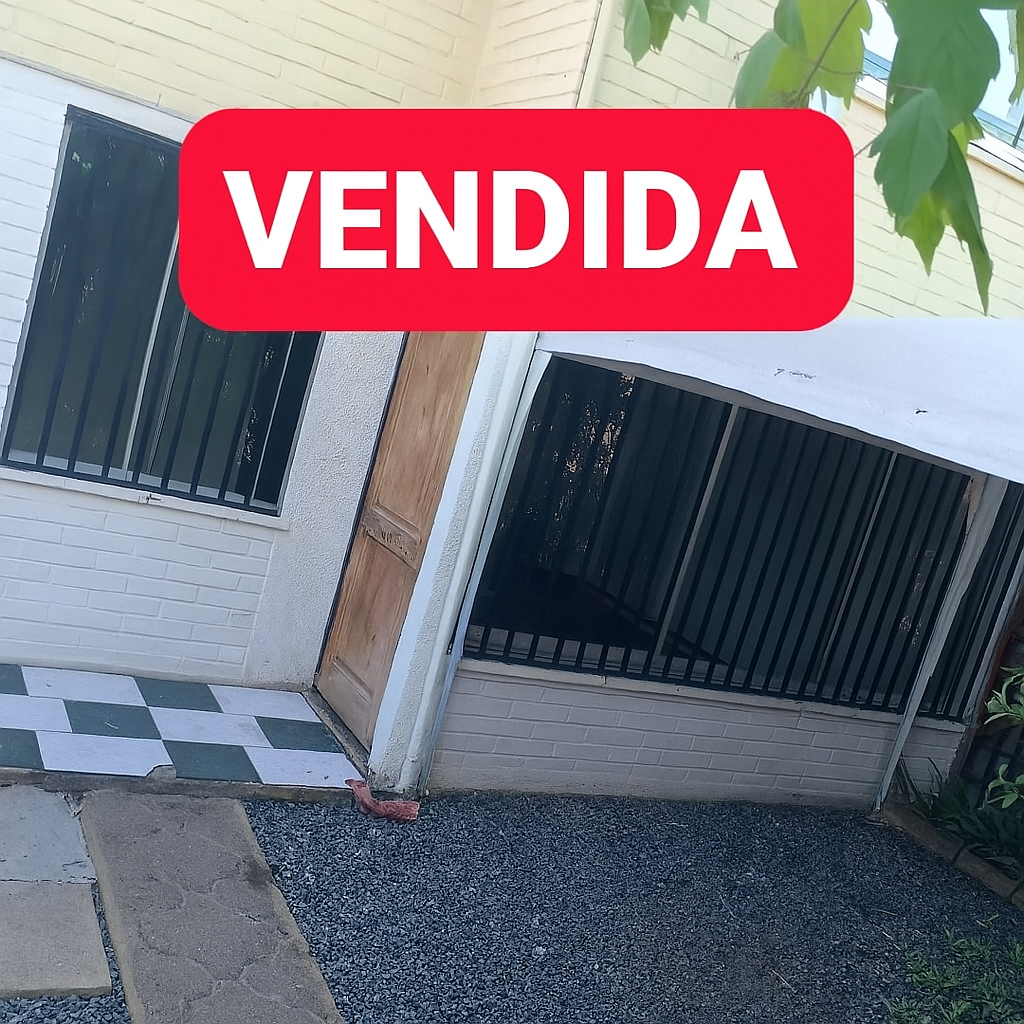 casa de 2 pisos en Villa Don Mateo 1, con local comercial.